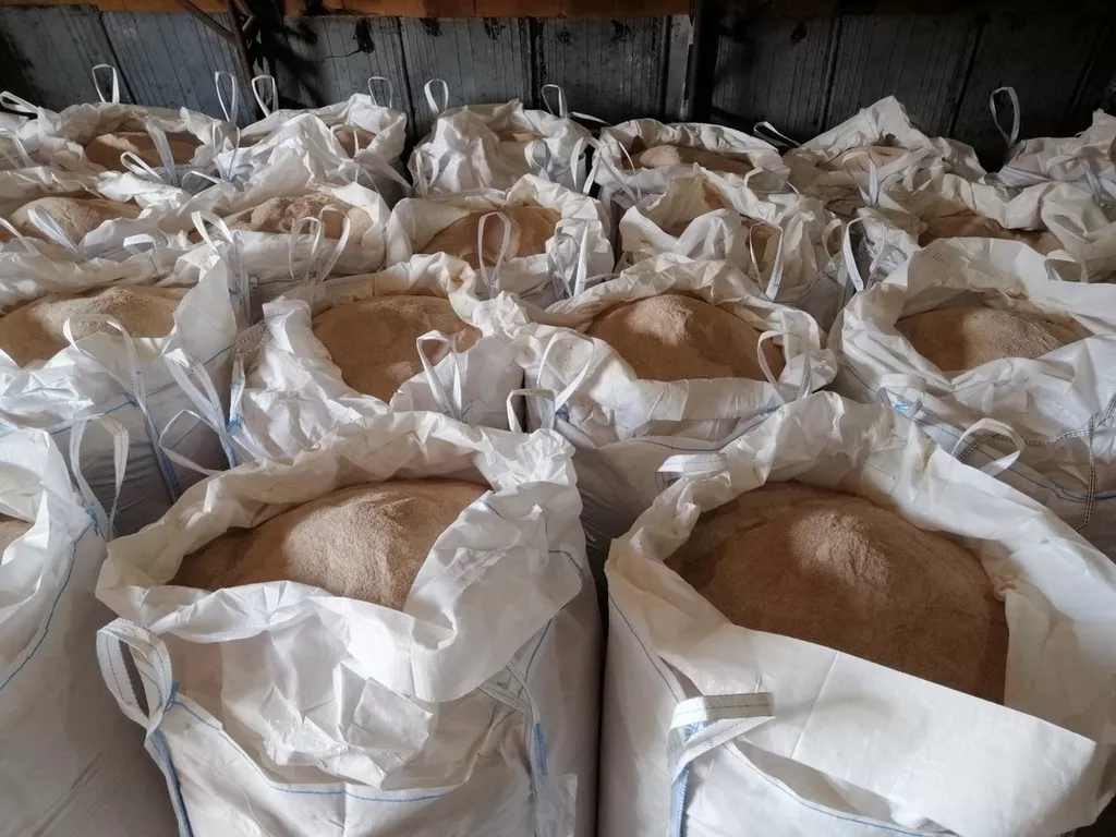 продаем дробленое: ячмень, пшеница в Волгодонске